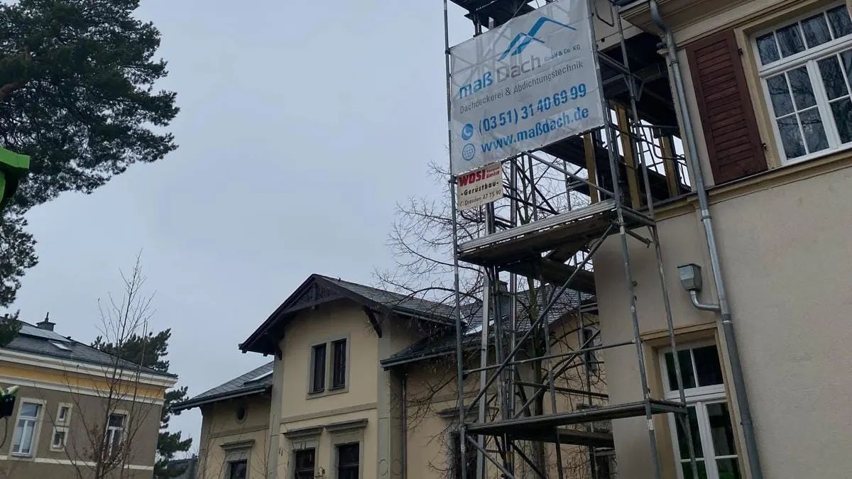 Dachgeschoss-Betonage, Dresden