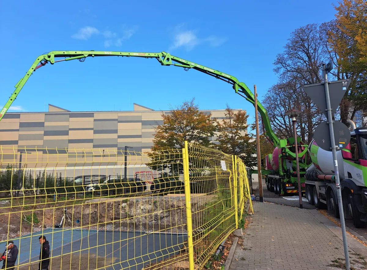 Innenstadtbaustelle am Parkhaus – Herbst